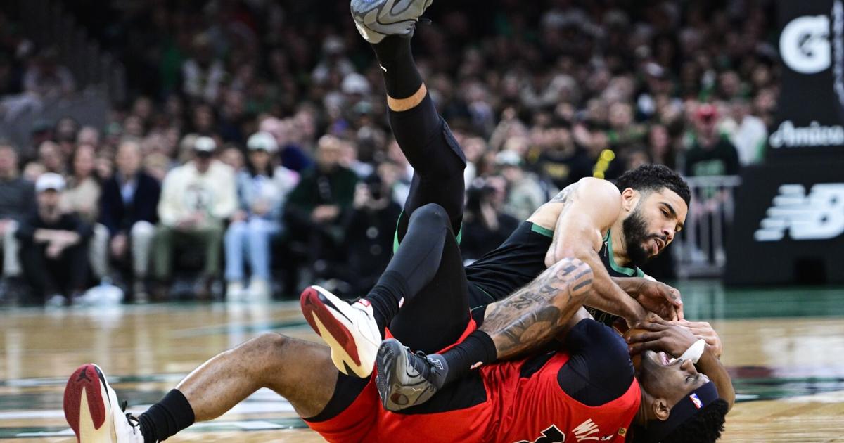 Boston Raptor Hen Raptors Celtics score: Boston wins best-against-best battle