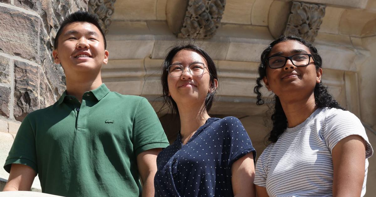 iPhone Generation Achievers: Toronto Students Ace Exams with Perfect 100% Averages - How Tech Shaped Their Success