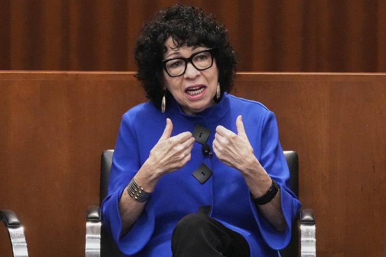 Sotomayor urges better civil education so people know difference between presidents and kings
