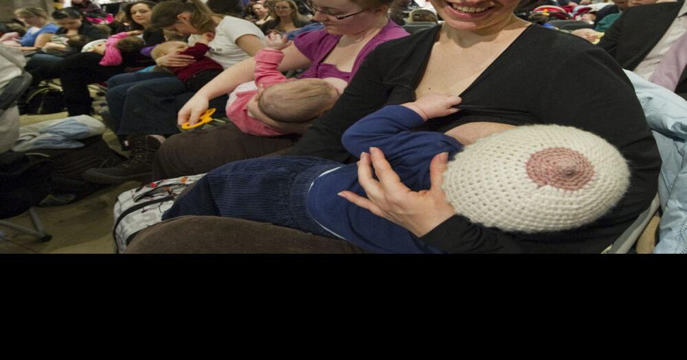 Montreal moms hold public breastfeeding demo