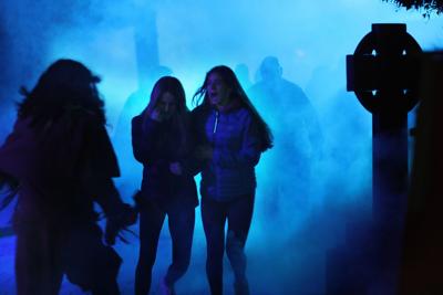 sr_WONDERLANDhalloweenHAUNT_11.JPG