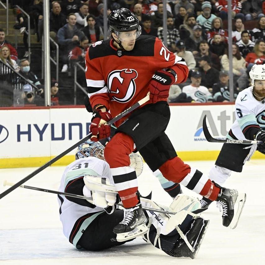 Hamilton scores 2 on power play, Devils win without Hughes