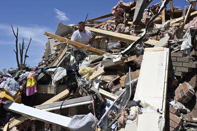 1 More tornadoes and fewer meteorologists make for a dangerous mix that's worrying US officials