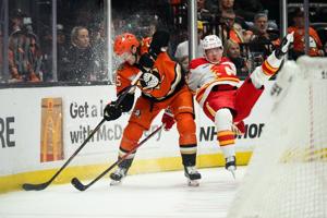Ryan Strome scores against former team, Ducks' late-season skid extends to 5 with 5-3 loss to Flames