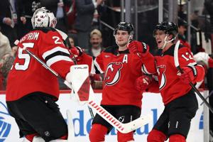 Cotter and Bratt score in shootout after Brown forces OT in Devils' 4-3 win over Maple Leafs