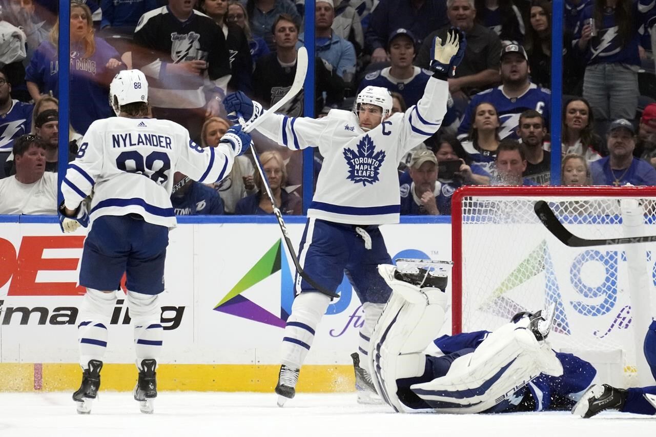 Tavares Scores In OT, Maple Leafs Beat Lightning 4-3