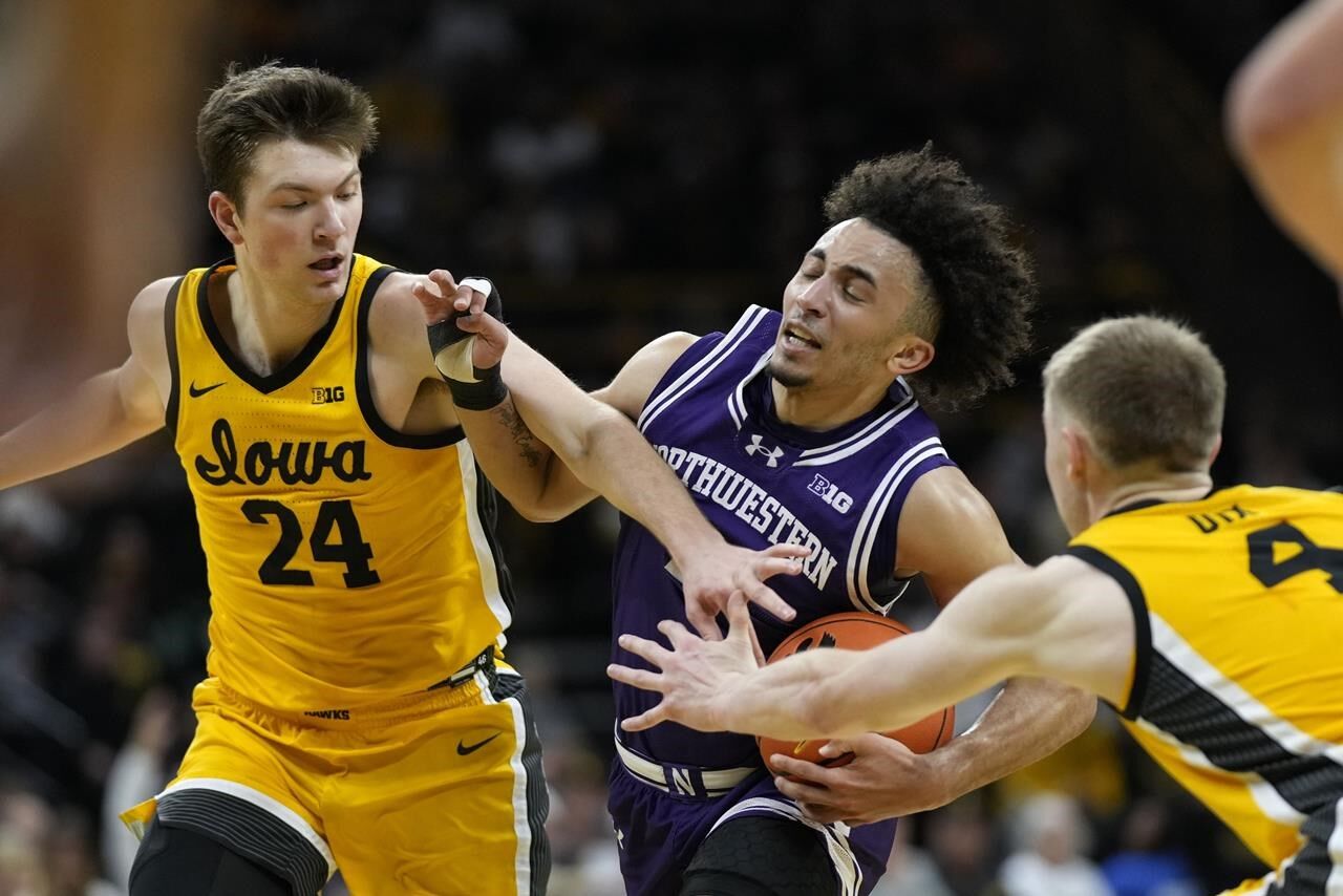 Josh Dix Swishes A Game-winning 3 Just Before The Buzzer To Give Iowa ...