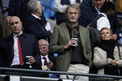 Man United posts record revenues but is still making losses