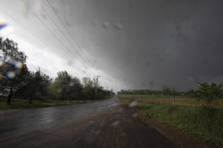 Parts of central US hit by severe storms, while tornadoes strike in ...