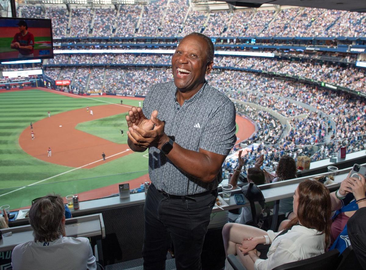 Blue Jays star Joe Carter hosts charity golf tournament