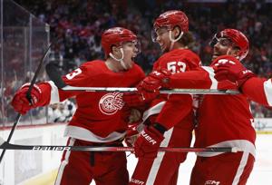 Sprong scores to give Red Wings lead in 2-1 victory to snap Lightning's five-game win streak