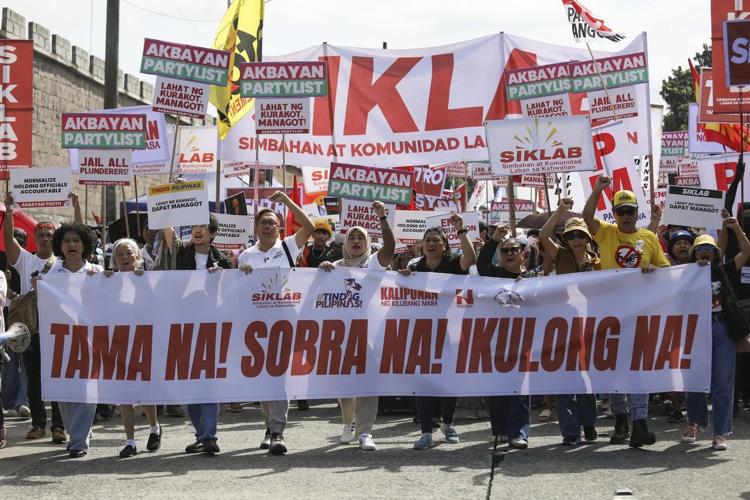 Thousands protest in the Philippines over massive corruption scandal