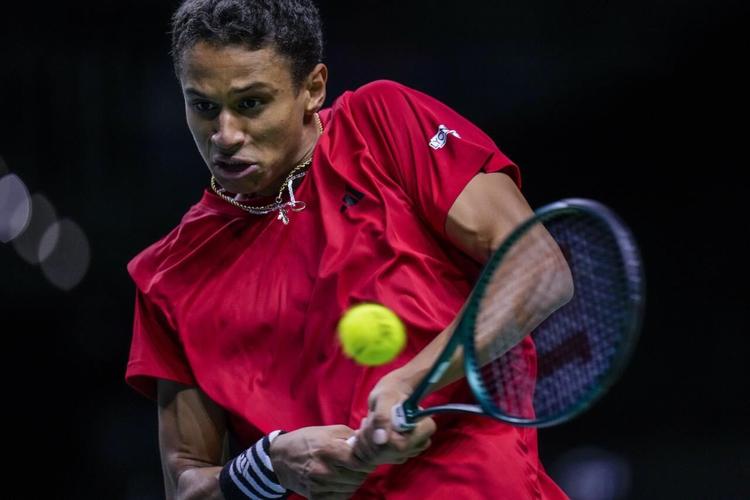 Germany wins both singles matches to top Canada and reach Davis Cup