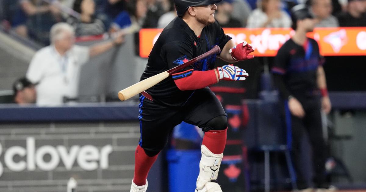 Blue Jays vs. Yankees: Kirk flexes muscle, but Guerrero exits early in ...
