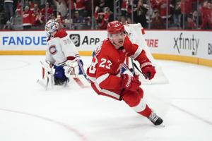 Red Wings sign Raymond to 8-year, $64.6 million contract