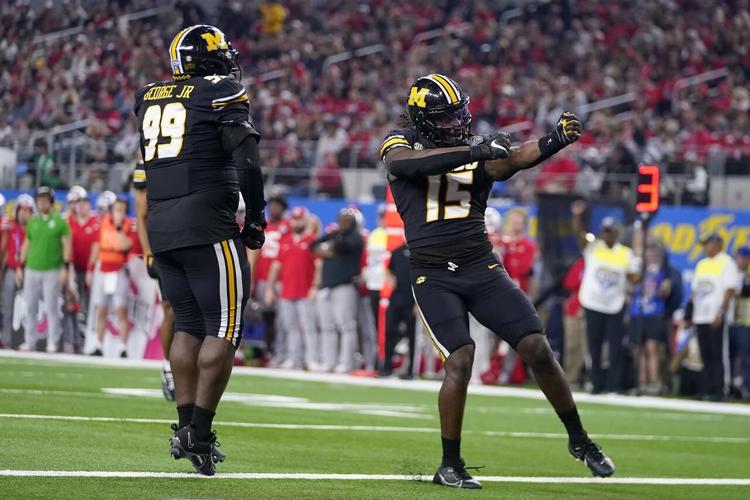 CFP championship game participants Michigan, Washington each have 2 players on AP's all-bowl team