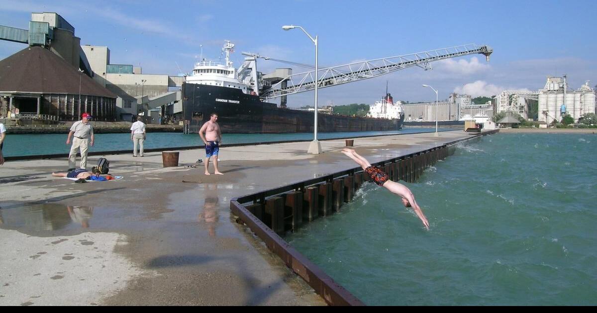 goderich_salt_mine_freighter2