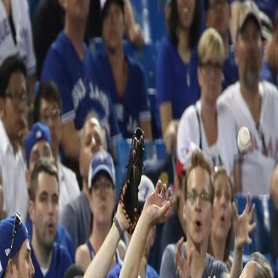 Todd Frazier phones father of toddler hit by foul ball