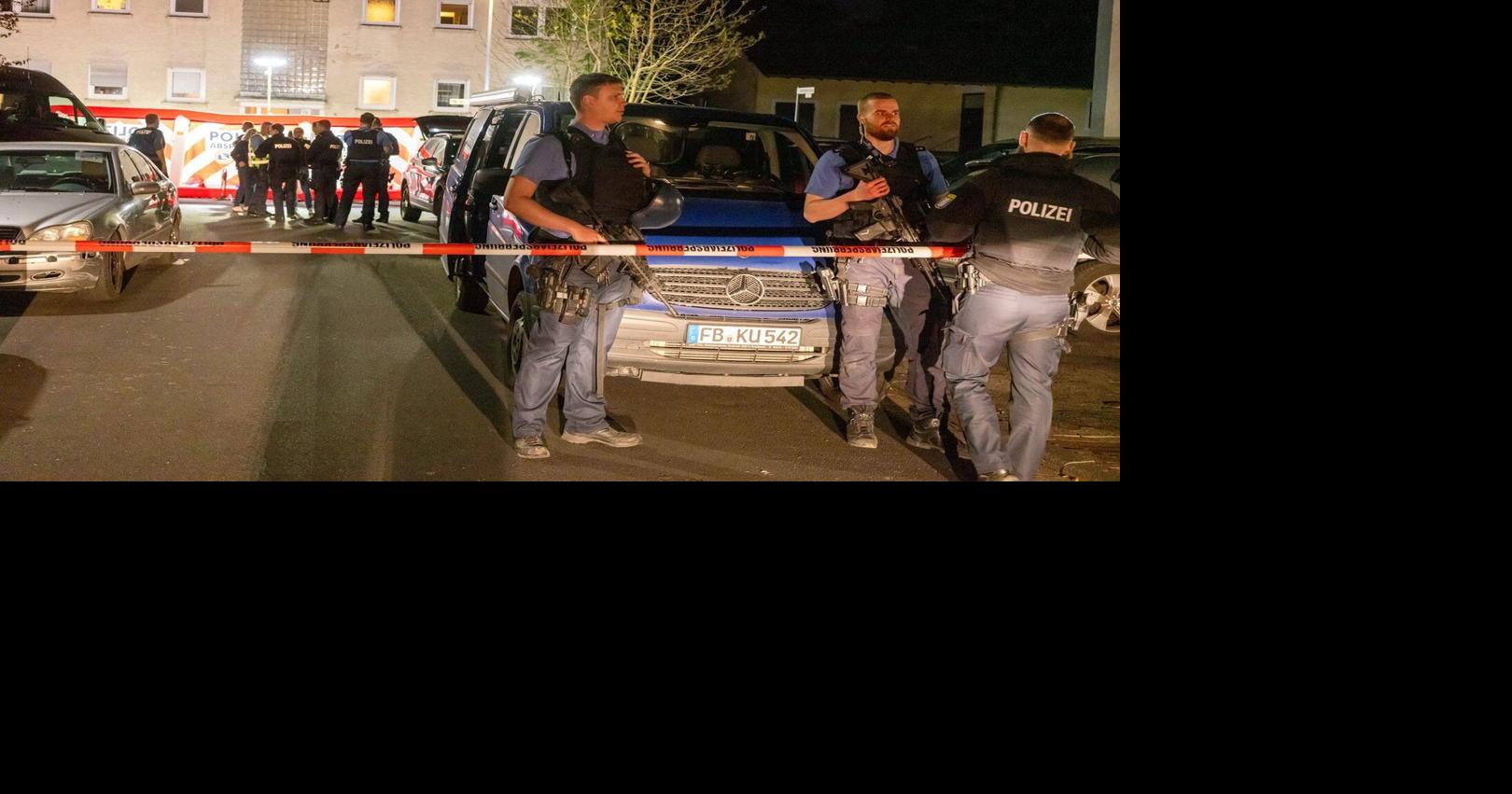 中央ドイツの警察は、2人が射殺された後、逃亡中の容疑者を探しています