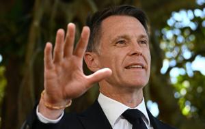 அதிகாரத்துவ விபத்து காரணமாக ஆஸ்திரேலியாவில் குற்றம் சாட்டப்பட்ட பாண்டி பீச் துப்பாக்கி சுடும் வீரரின் துப்பாக்கி உரிமம் தாமதமானது