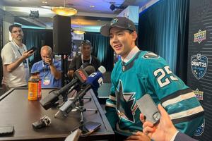 Simon Wang becomes highest-drafted player born in China, going 33rd to Sharks in NHL draft