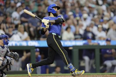 J.P. Crawford hits 2-run homer in 9th to lift the Mariners past the Rangers, 4-3