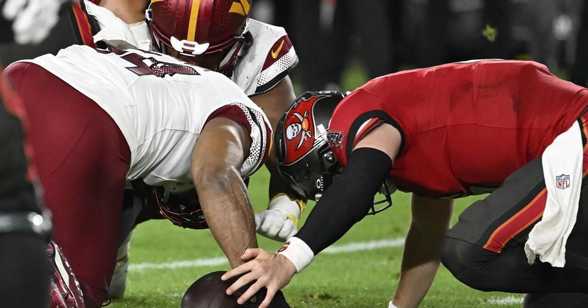 Botched handoff by Baker Mayfield and late failures by Bucs' offense contribute to playoff loss