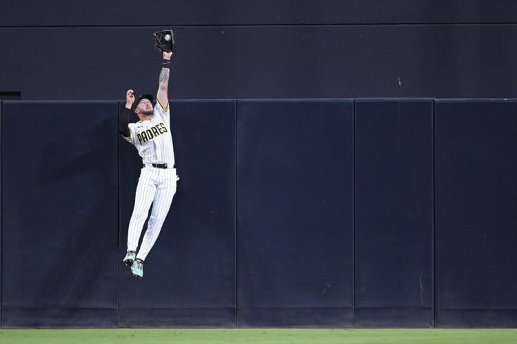 Arraez's homer, great catches by Merrill, Tatis, give the Padres a 1-0 win over the Diamondbacks