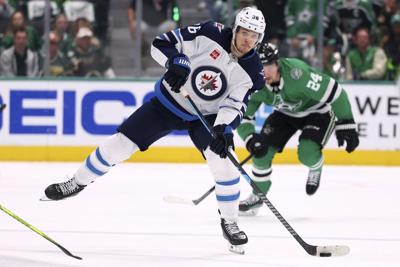 Winnipeg Jets sign forward Morgan Barron to two-year, US$3.7M extension