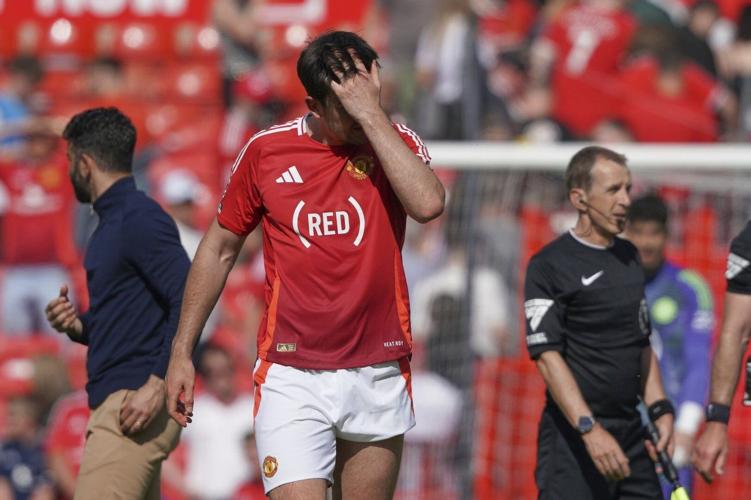 Even Man United players are surprised fans have stuck with them in woeful season