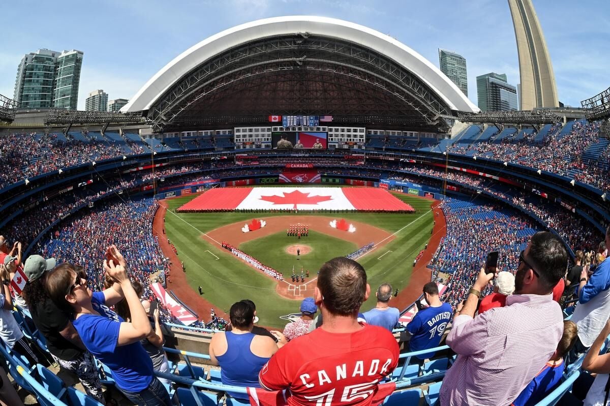 Blue jays store canada day shirt