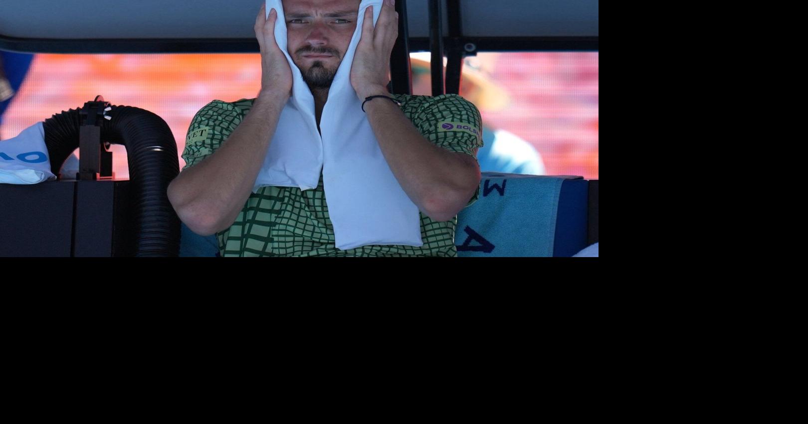 Matches to start early at Australian Open on Saturday because high heat expected