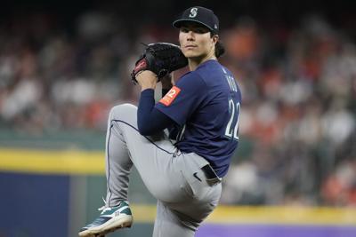 Seattle starter Bryan Woo exits after throwing warmup pitches in 6th vs. Astros