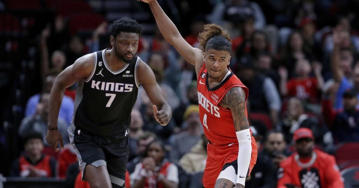 Fox’s late FTs gives Kings 130-128 win over Rockets