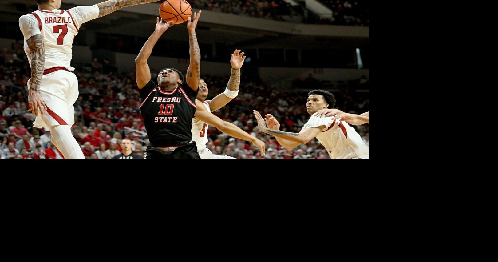 Acuff scores 18 points to lead No. 25 Arkansas over Fresno State 82-58