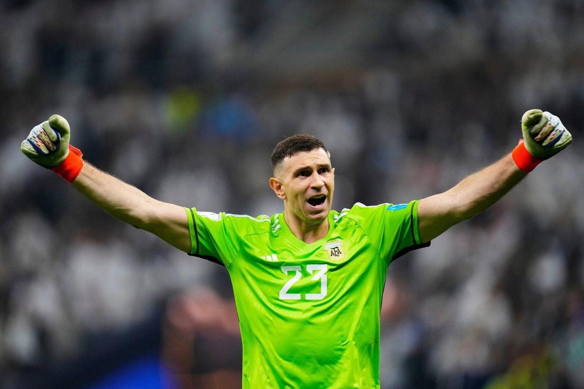 Emiliano Martínez's mind games: From childhood tricks to FIFA's code for  goalkeepers