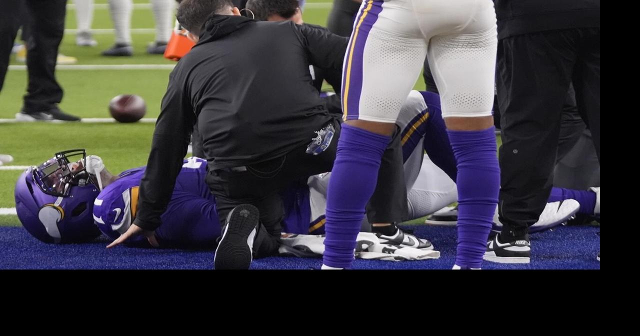Vikings lose standout left tackle Christian Darrisaw for the rest of the season with knee injury