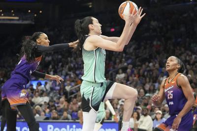 Breanna Stewart injures left knee in Liberty's Game 1 playoff win over Mercury