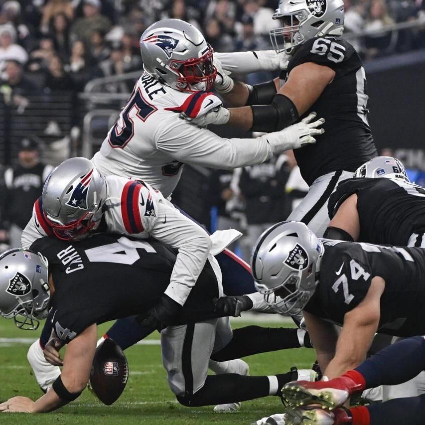 Jones snags lateral on final play, Raiders stun Patriots - The San Diego  Union-Tribune