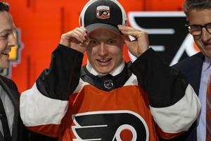 Michkov Mania officially hits Philly as Russian rookie earns roaring ovation in Flyers' home opener