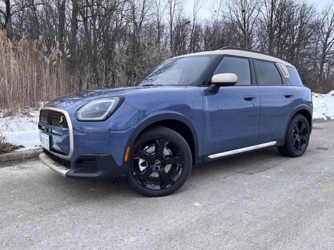 1-2025-MINI-Countryman-SE.jpg