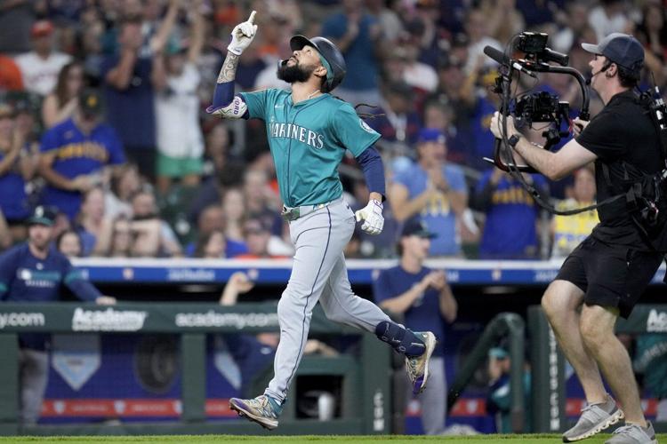 Crawford's grand slam and Raleigh's 58th homer lead Mariners to sweep over Astros