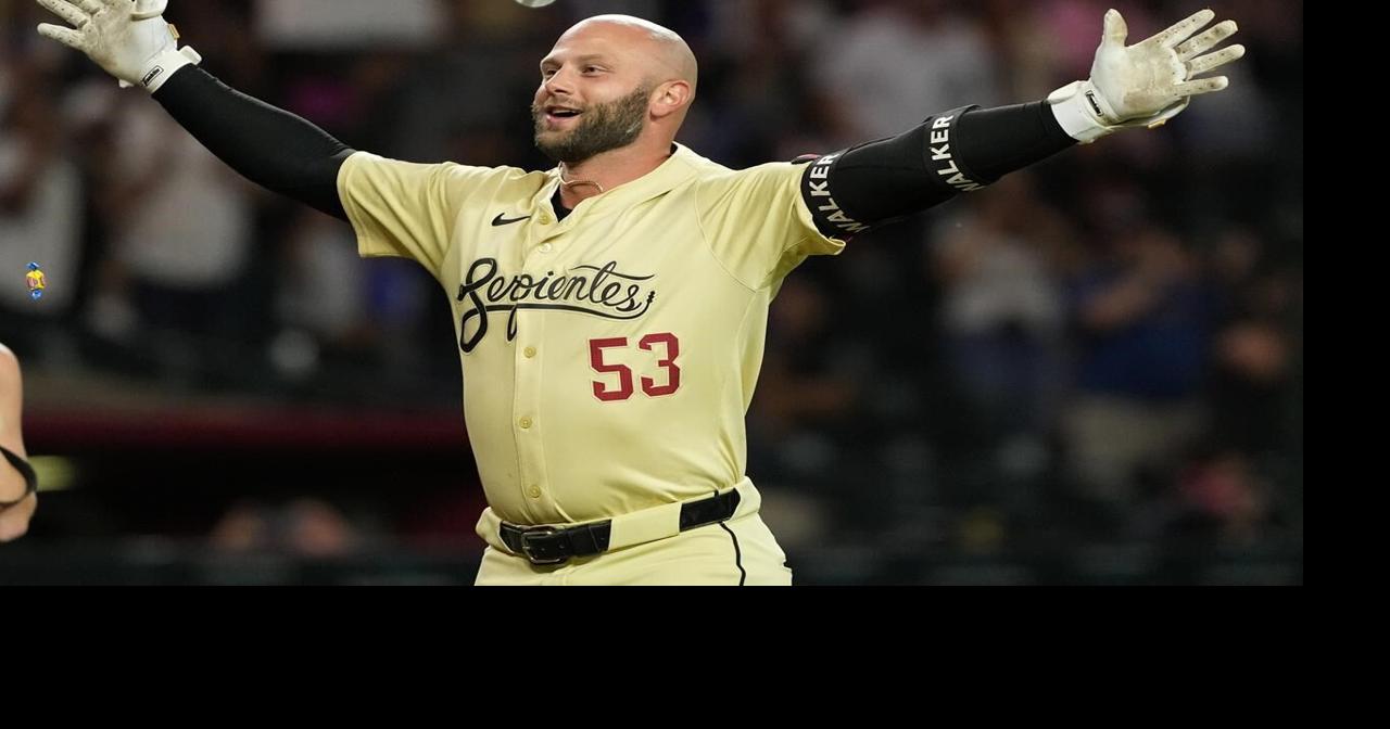 Bee-lieve: Walker's homer in 10th lifts Diamondbacks over Dodgers 4-3 after delay for bee swarm