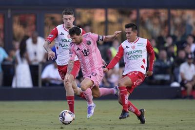 Lionel Messi exits Inter Miami match with apparent injury