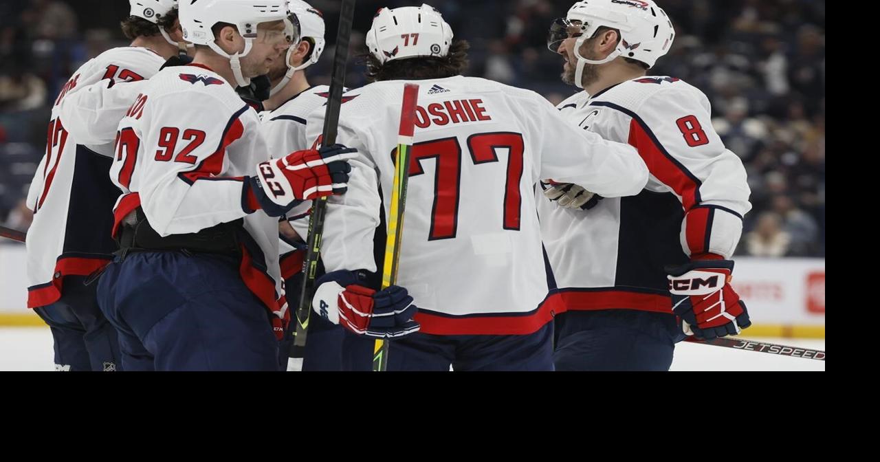 Saros makes Predators-record 64 saves, beats Hurricanes