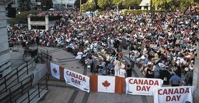 CanadaDayCrowd0701.JPG