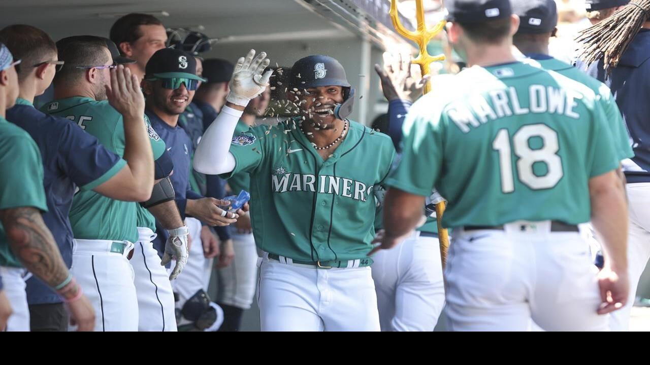 Seattle Mariners score 5 in seventh, rally past Toronto Blue Jays for 9-8  win