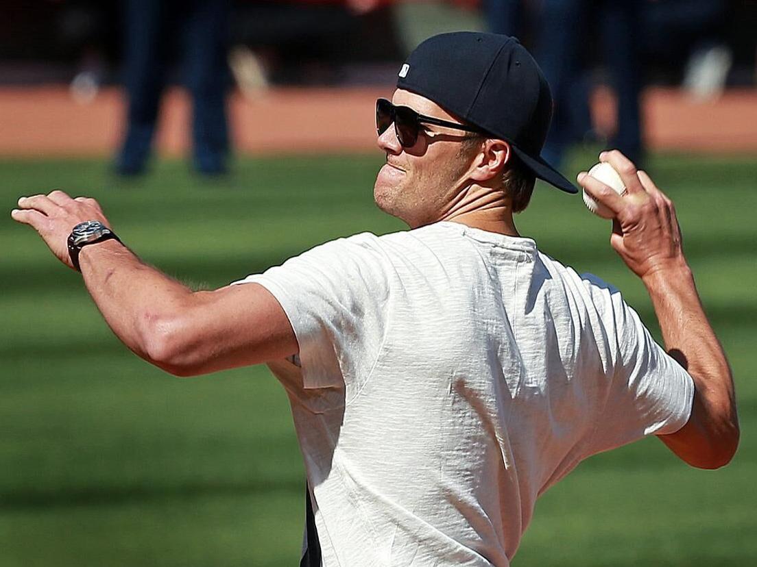 MLB fans react to NFL legend Tom Brady donning classic Montreal