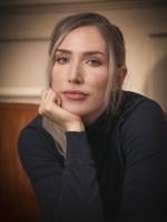 This acclaimed pc28novelist wrote a serious book about standup comedy. You may be surprised by what she loves and hates to read