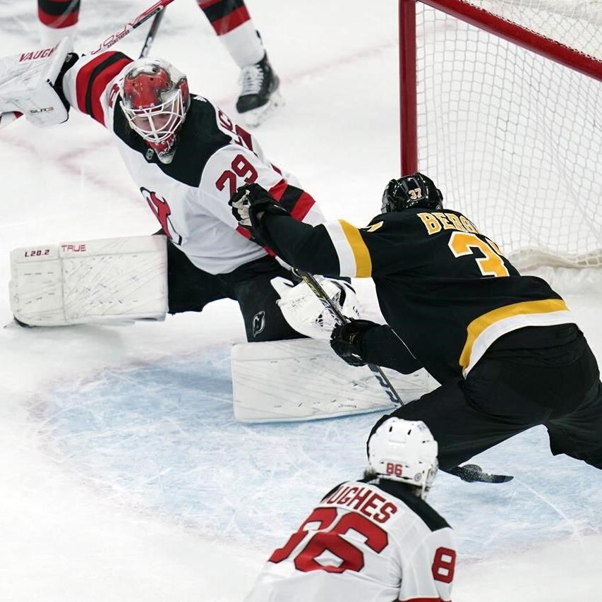 Pastrnak scores tiebreaker in 3rd period, Bruins defeat Devils